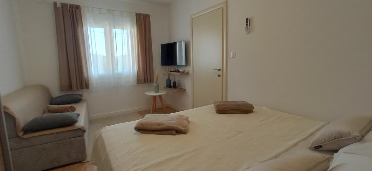 Holiday Home Peran Grebastica Ngoại thất bức ảnh