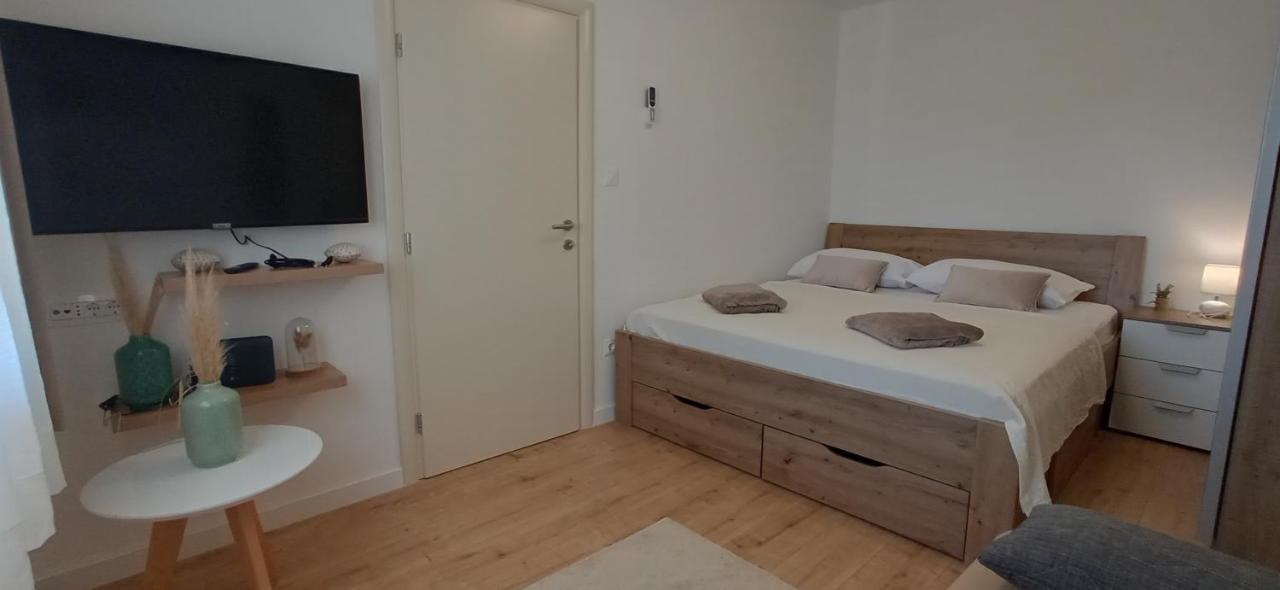 Holiday Home Peran Grebastica Ngoại thất bức ảnh
