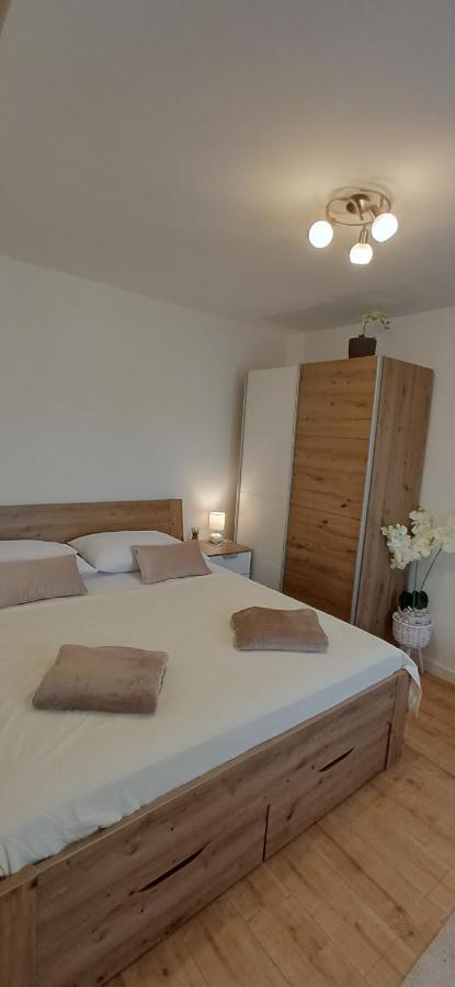 Holiday Home Peran Grebastica Ngoại thất bức ảnh
