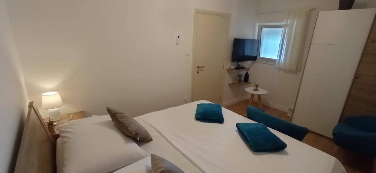 Holiday Home Peran Grebastica Ngoại thất bức ảnh