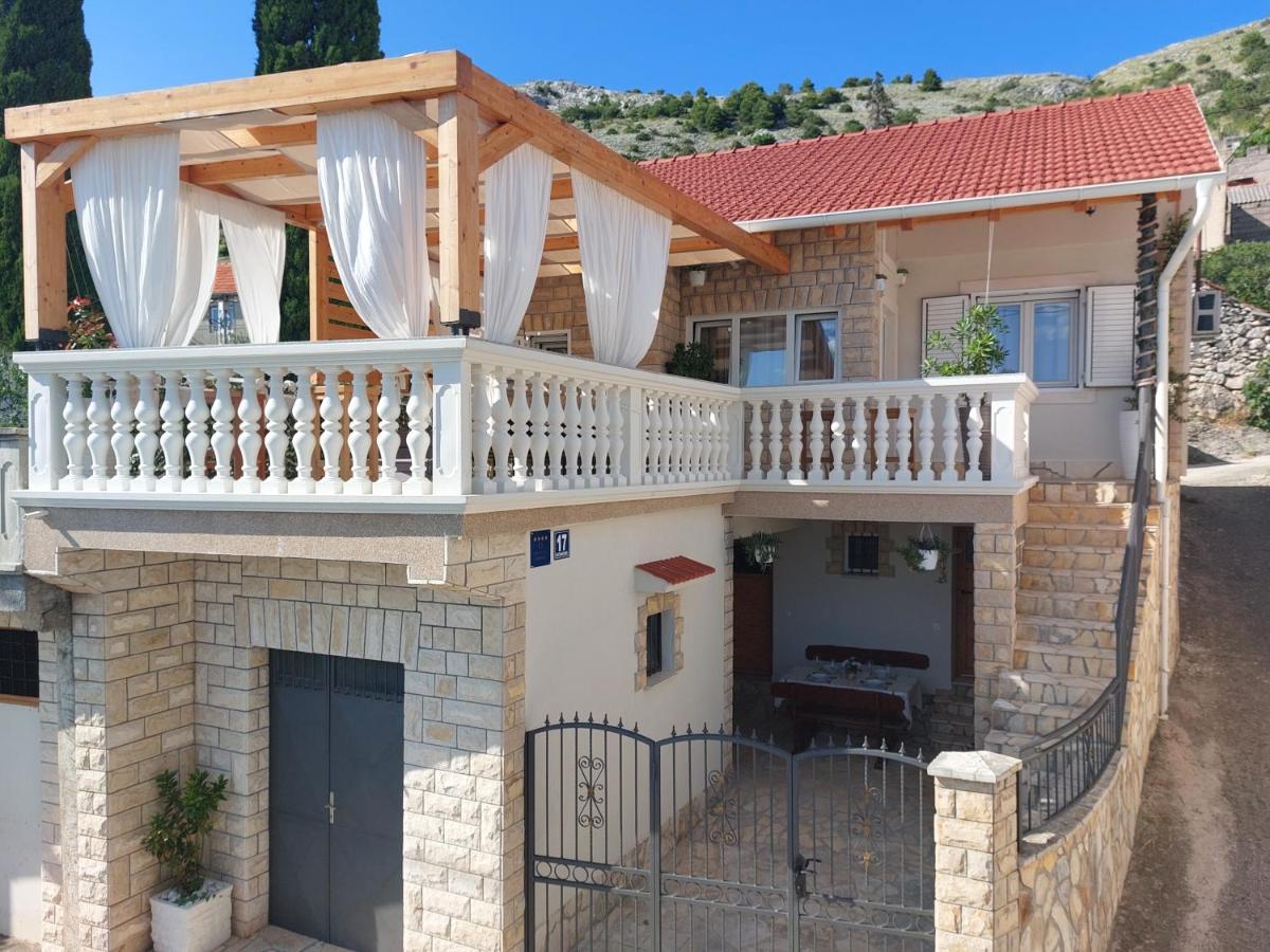 Holiday Home Peran Grebastica Ngoại thất bức ảnh