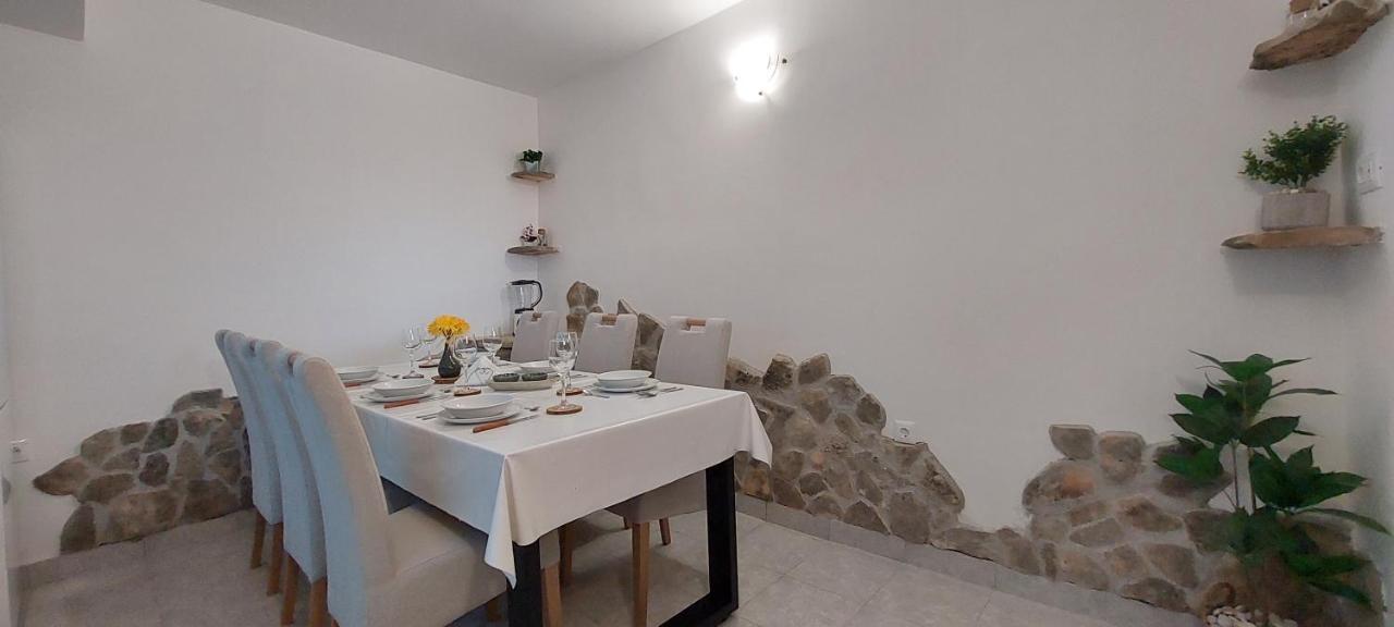 Holiday Home Peran Grebastica Ngoại thất bức ảnh