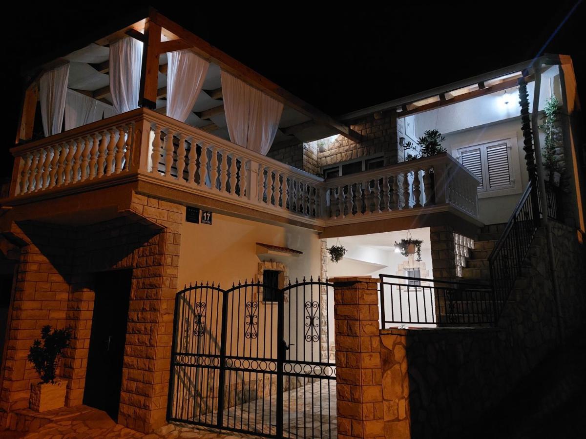Holiday Home Peran Grebastica Ngoại thất bức ảnh