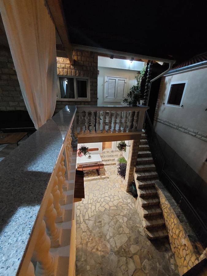 Holiday Home Peran Grebastica Ngoại thất bức ảnh